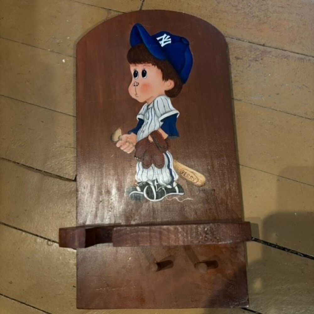 New York Yankees Bat & Ball Baseball Equipment Wooden Wall Hanging Shelf